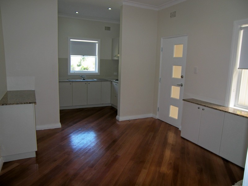 11 Kilkee Avenue, Kingsgrove NSW 2208