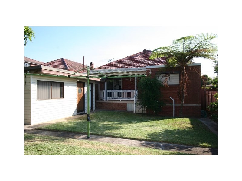 8 Hobbs Street,, Kingsgrove NSW 2208