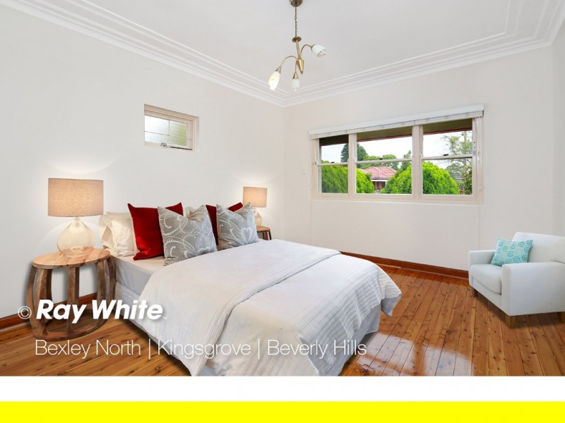 25 New England Drive, Kingsgrove NSW 2208