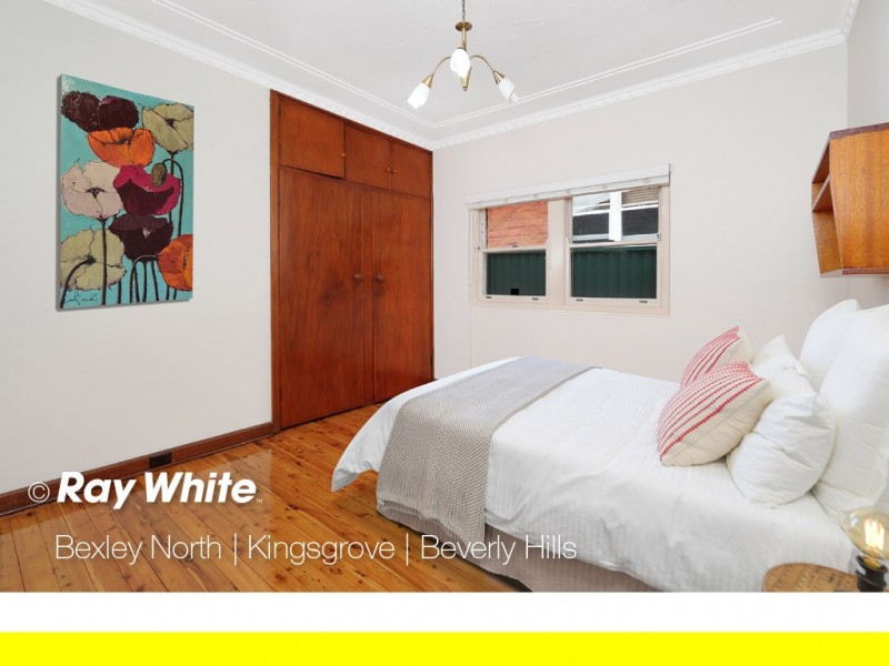 25 New England Drive, Kingsgrove NSW 2208