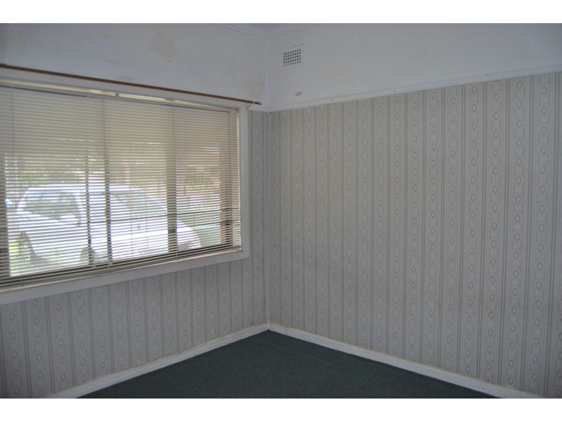 18 Rosebank Avenue, Kingsgrove NSW 2208