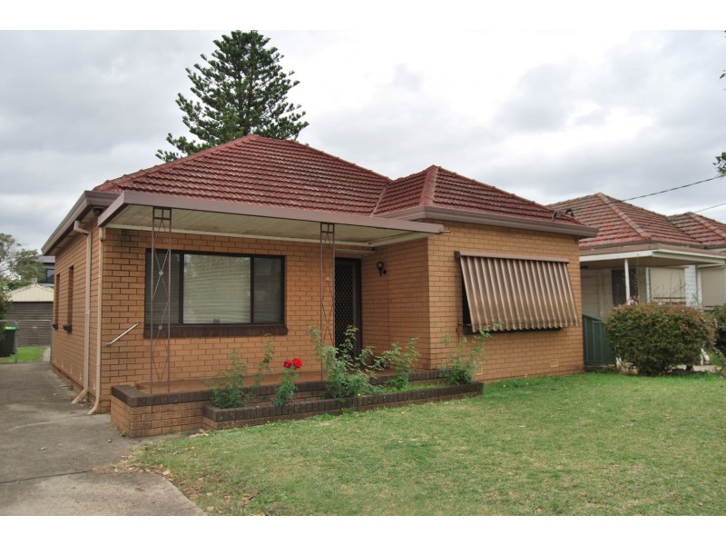 18 Rosebank Avenue, Kingsgrove NSW 2208