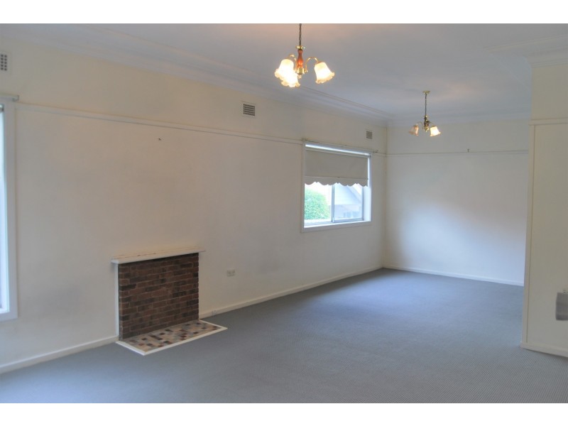 20 Leigh Avenue, Roselands NSW 2196