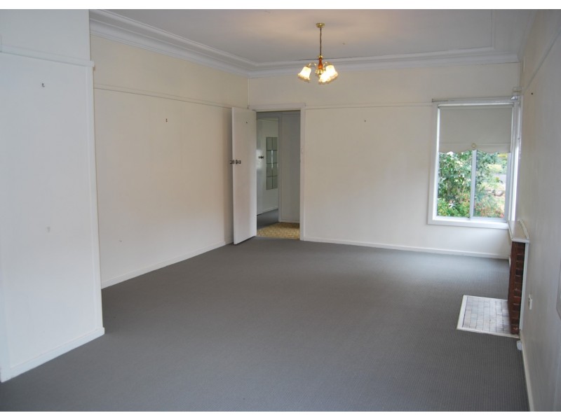 20 Leigh Avenue, Roselands NSW 2196