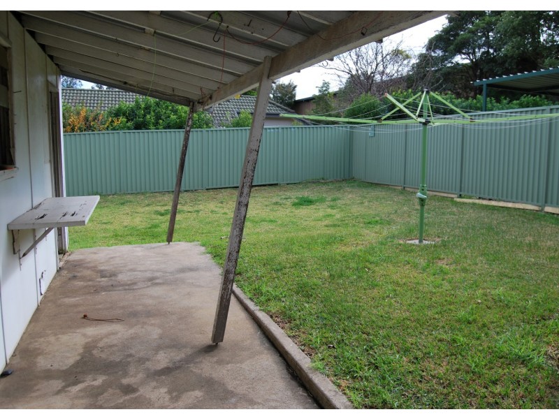 20 Leigh Avenue, Roselands NSW 2196