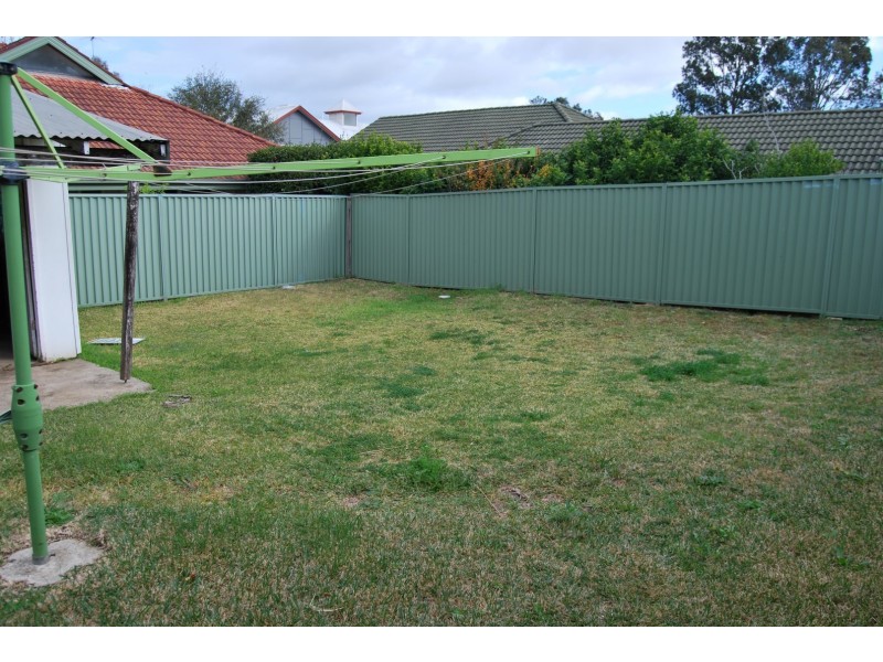 20 Leigh Avenue, Roselands NSW 2196