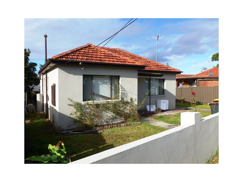 1 Omnibus Road, Kingsgrove NSW 2208