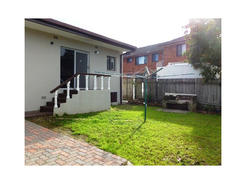 1 Omnibus Road, Kingsgrove NSW 2208