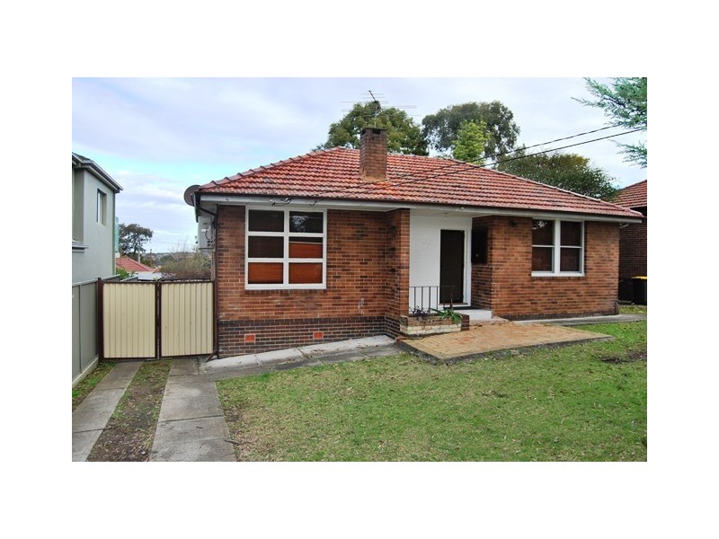 14 Junee Crescent, Kingsgrove NSW 2208