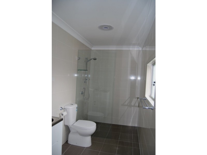 11 Thomas Street, Kingsgrove NSW 2208