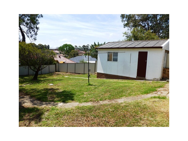 25 Mavis Avenue, Peakhurst NSW 2210