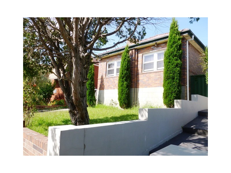 10 Lees Road, Kingsgrove NSW 2208