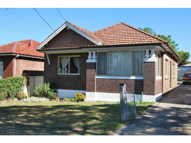 8 Farrell Road, Kingsgrove NSW 2208