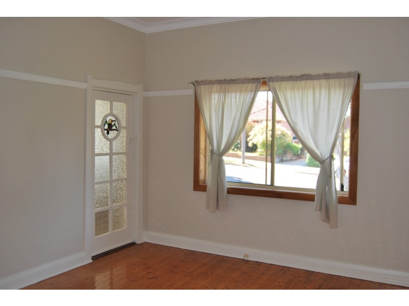 8 Farrell Road, Kingsgrove NSW 2208