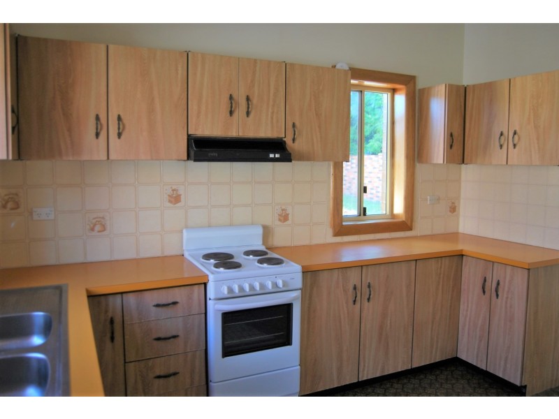 8 Farrell Road, Kingsgrove NSW 2208