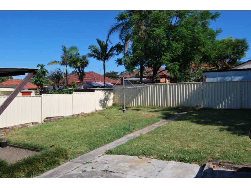8 Farrell Road, Kingsgrove NSW 2208