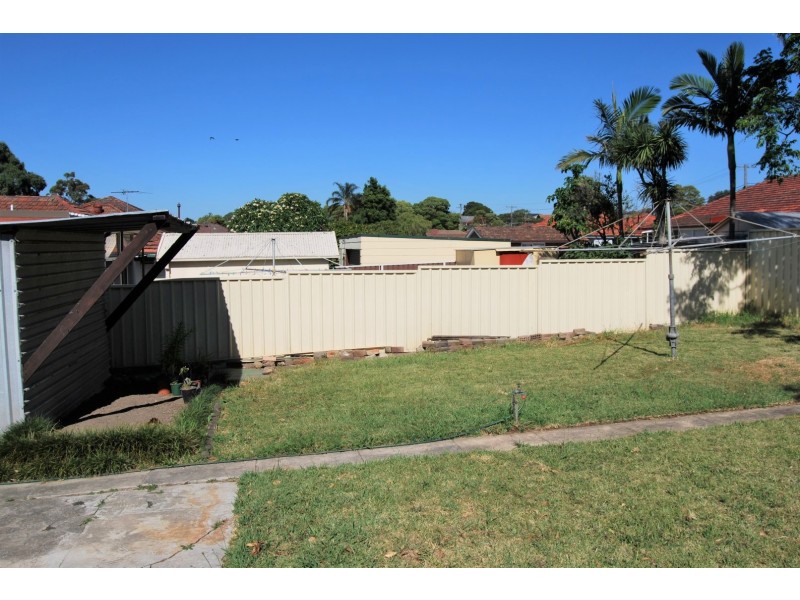 8 Farrell Road, Kingsgrove NSW 2208