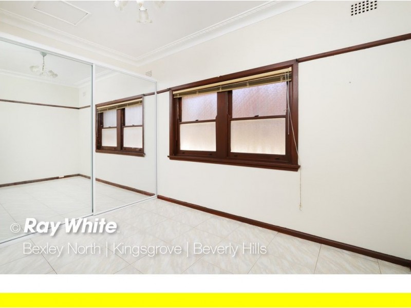 33 Bobadah Street, Kingsgrove NSW 2208