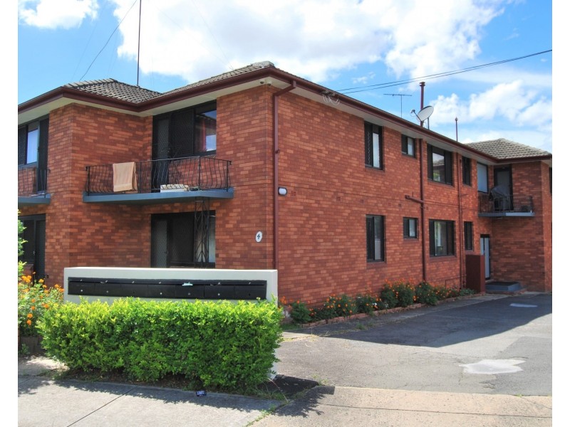 2/4 Omnibus Road, Kingsgrove NSW 2208