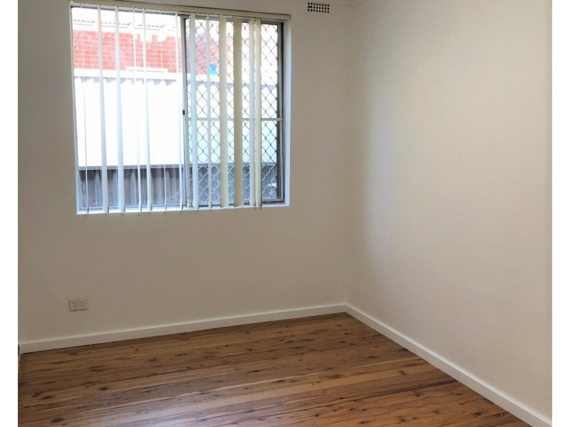 2/7 Mckern Street, Campsie NSW 2194