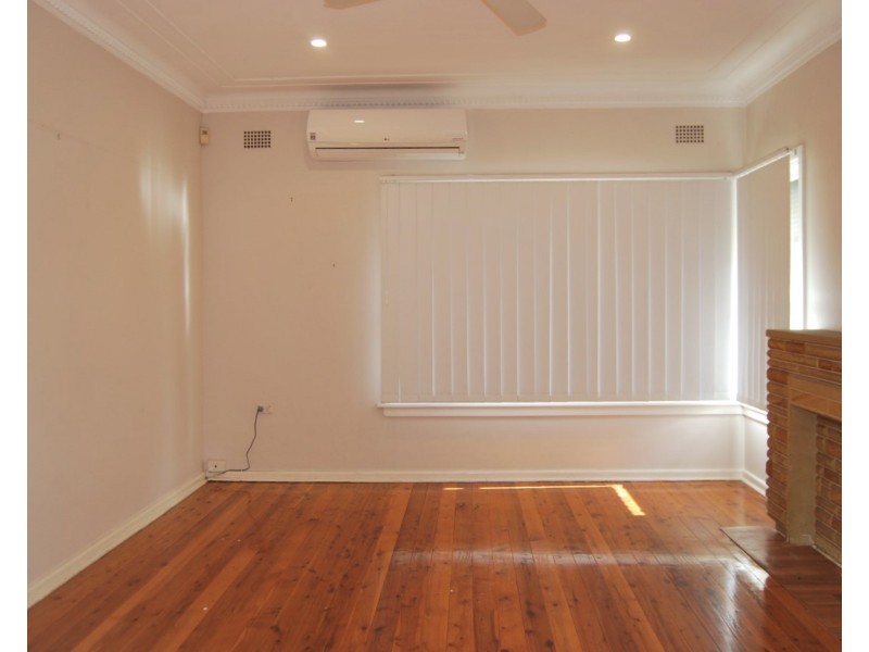 17 Roseland Avenue, Roselands NSW 2196