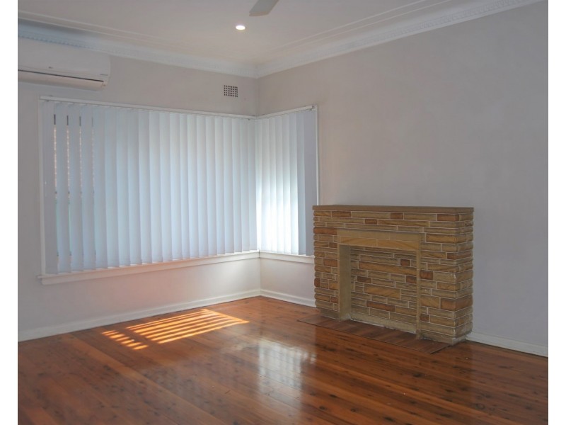 17 Roseland Avenue, Roselands NSW 2196