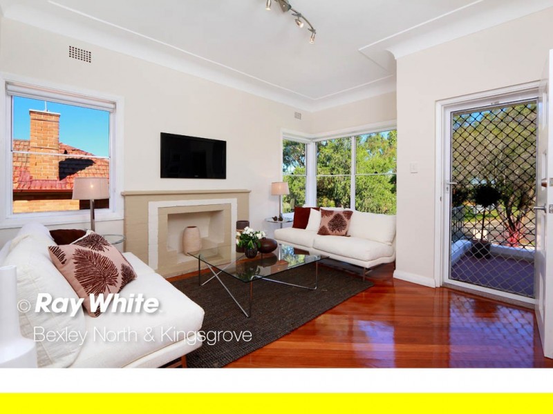 11 Kilkee Avenue, Kingsgrove NSW 2208