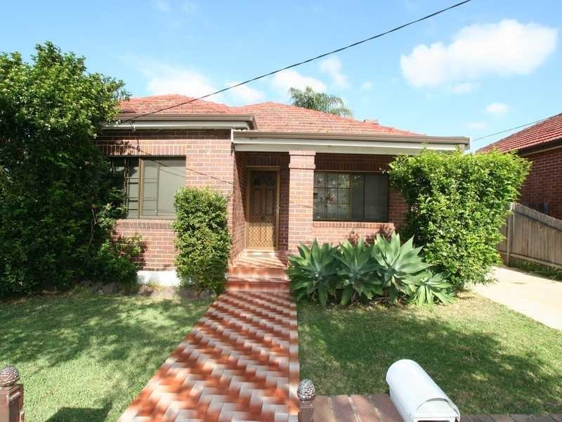 19 Karingal Street, Kingsgrove NSW 2208