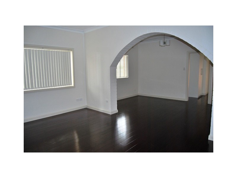 11 Thomas Street, Kingsgrove NSW 2208