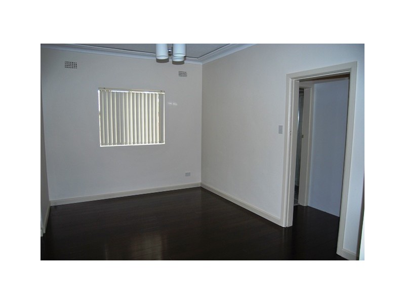 11 Thomas Street, Kingsgrove NSW 2208