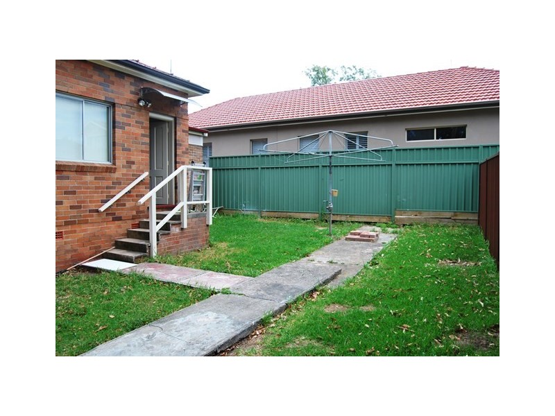 11 Thomas Street, Kingsgrove NSW 2208