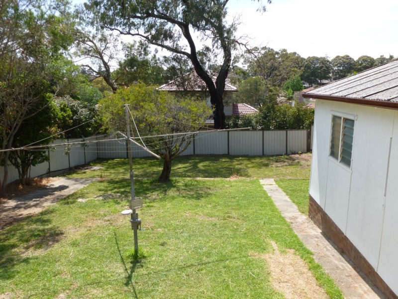 25 Mavis Avenue, Peakhurst NSW 2210