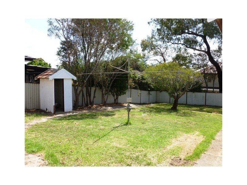 25 Mavis Avenue, Peakhurst NSW 2210