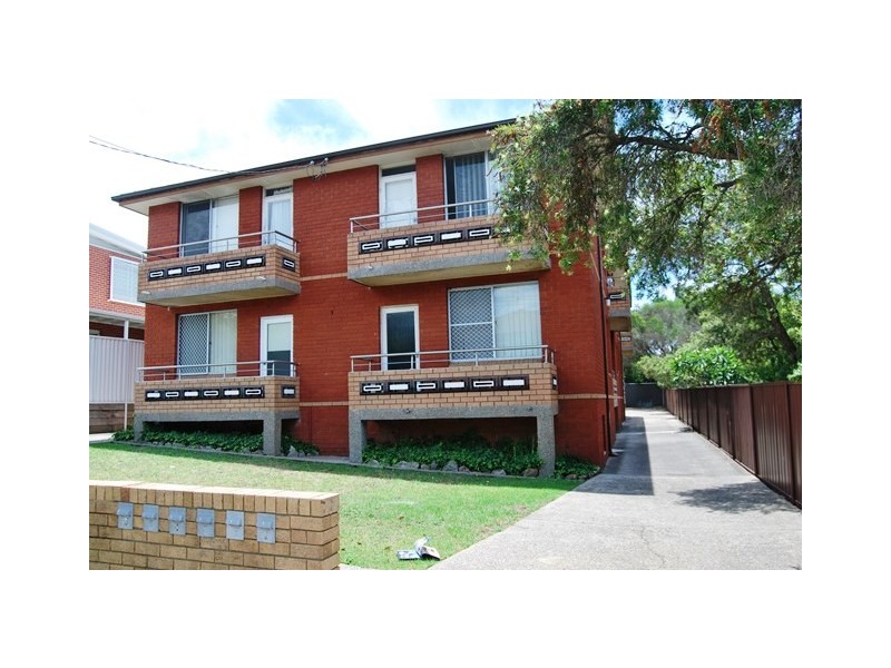 2/7 Mckern Street, Campsie NSW 2194