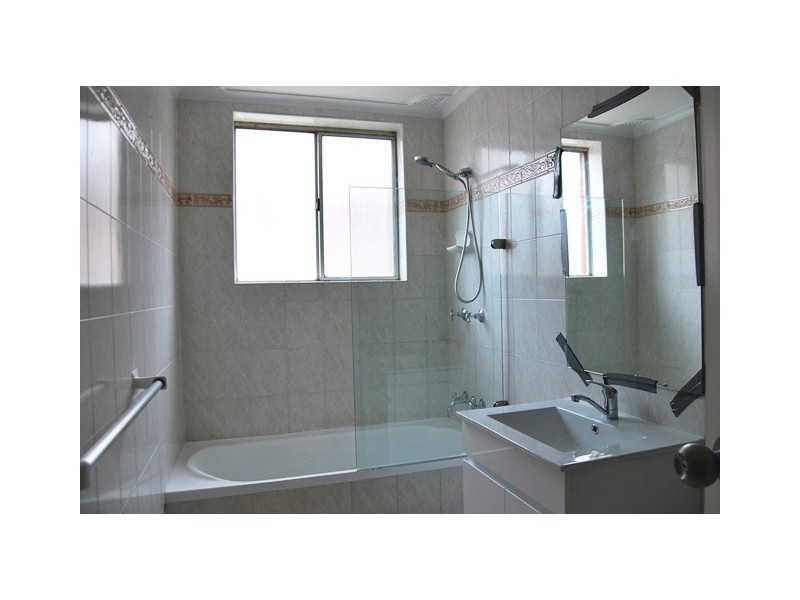 2/7 Mckern Street, Campsie NSW 2194