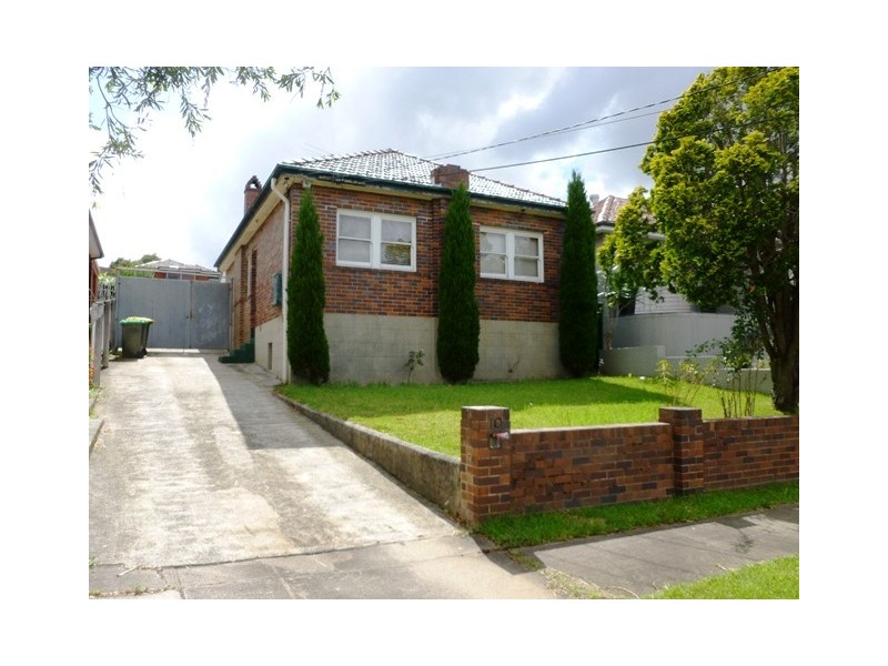 10 Lees Road, Kingsgrove NSW 2208