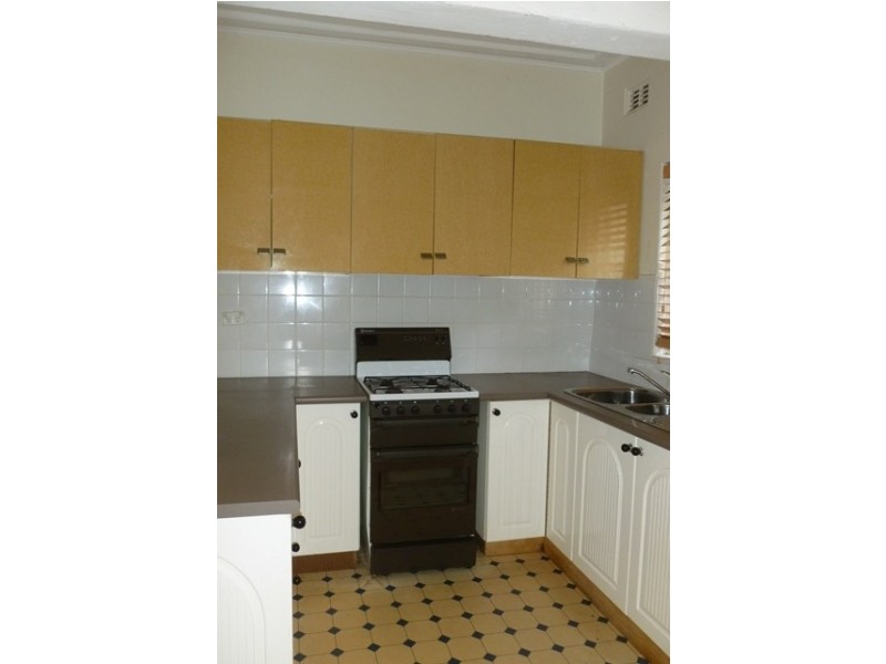 10 Lees Road, Kingsgrove NSW 2208