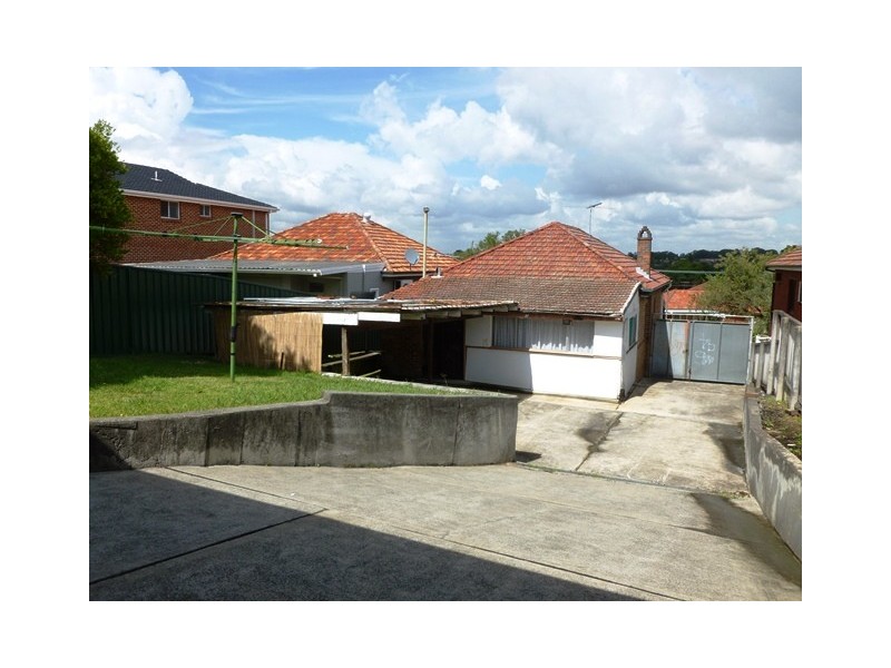 10 Lees Road, Kingsgrove NSW 2208