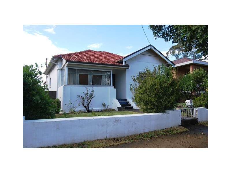 18 Rosemeath Avenue, Kingsgrove NSW 2208