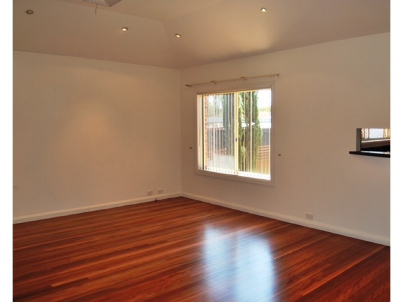 6 McCallum Street, Roselands NSW 2196