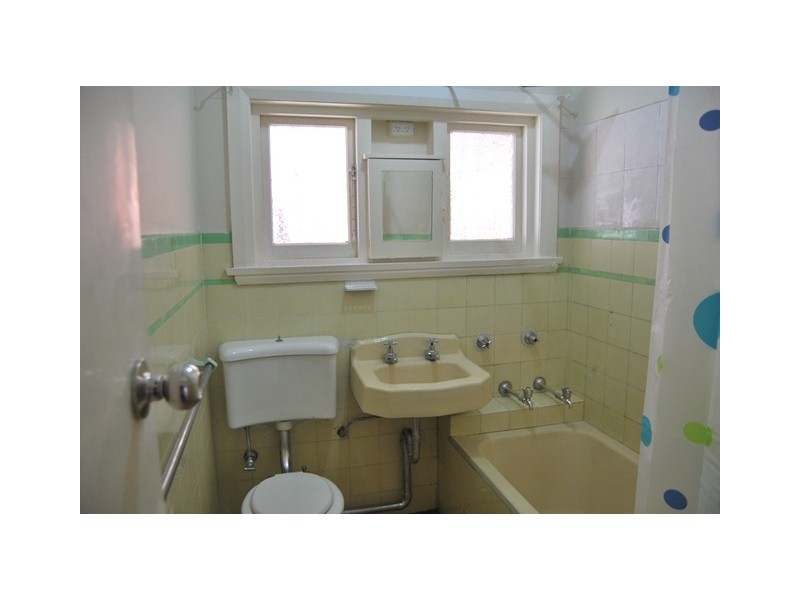 Flat 1/114 Staples Street, Kingsgrove NSW 2208