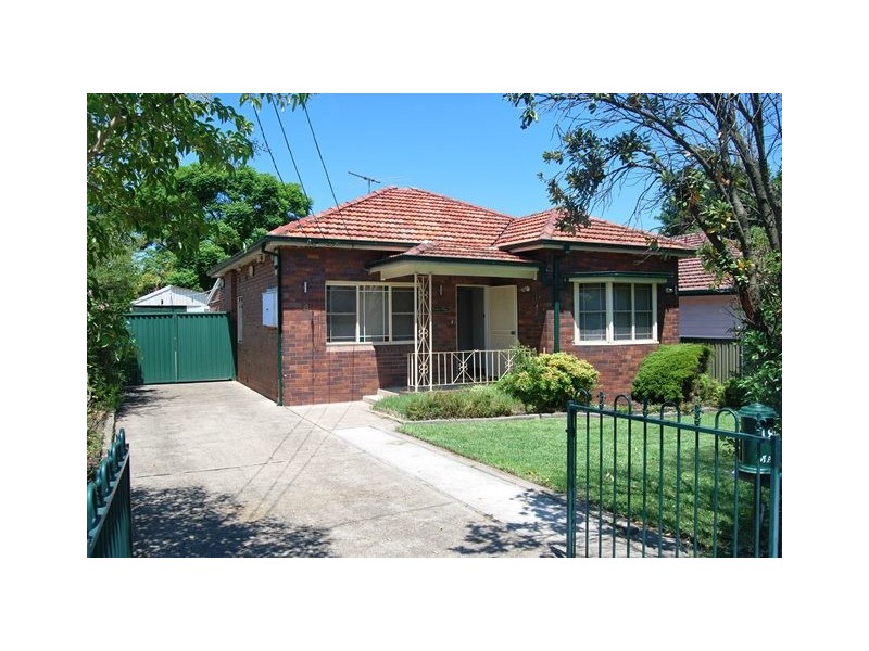 18 Dunlop Street, Roselands NSW 2196