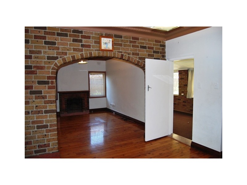 18 Dunlop Street, Roselands NSW 2196