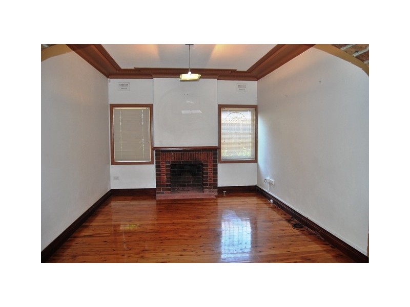 18 Dunlop Street, Roselands NSW 2196