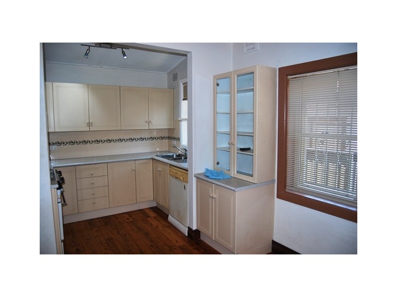 18 Dunlop Street, Roselands NSW 2196