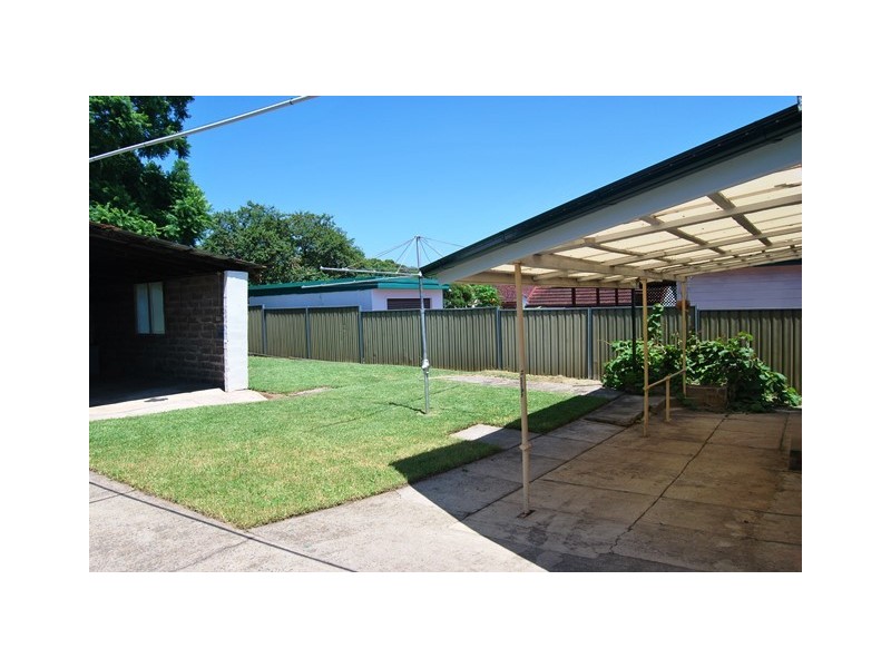 18 Dunlop Street, Roselands NSW 2196