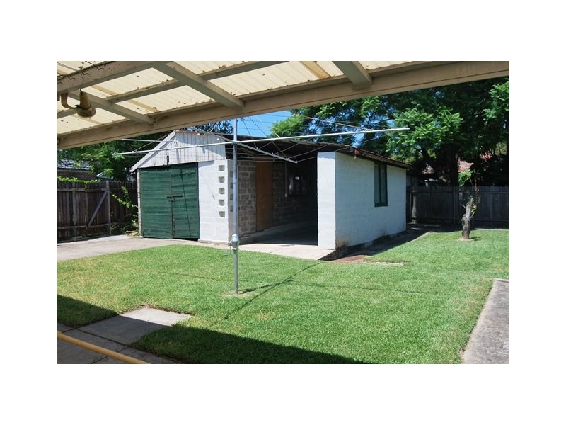 18 Dunlop Street, Roselands NSW 2196