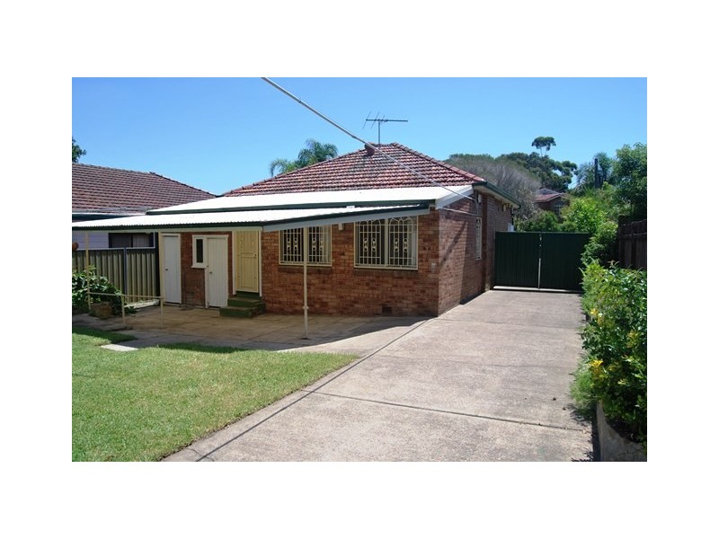 18 Dunlop Street, Roselands NSW 2196