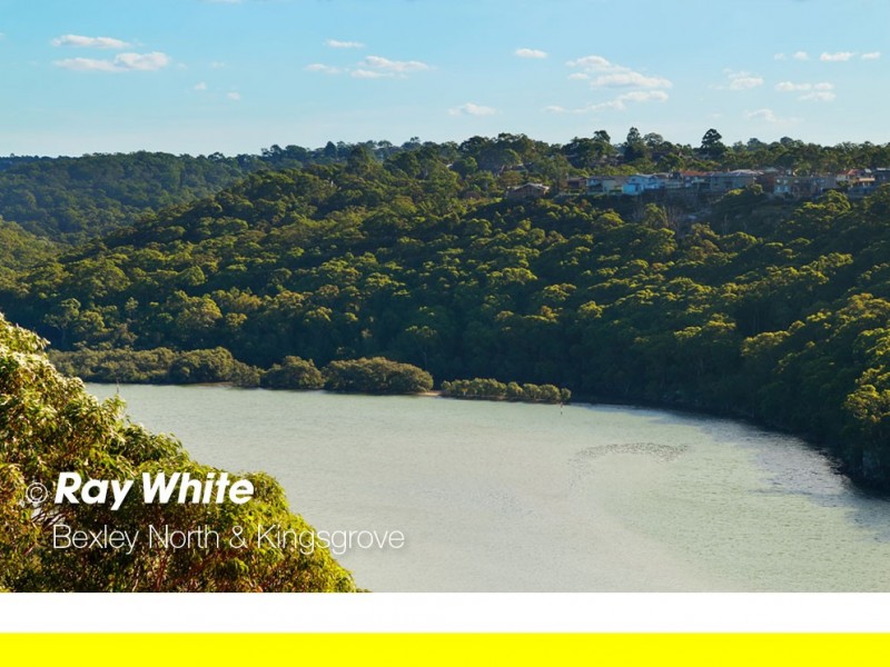 129 Woronora Crescent, Como NSW 2226