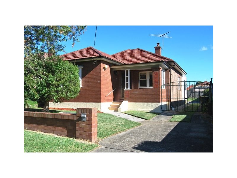 13 Hobbs Street, Kingsgrove NSW 2208
